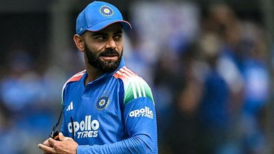 विराट कोहली ने दर्द में RCB को बनाया IPL 2026 चैंपियन, स्कैन में चोट को लेकर खुलासा, इंग्लैंड दौरे पर भी मंडराया खतरा SportsTak Hindi