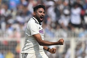 मोहम्मद सिराज क्या अफगानिस्तान के खिलाफ टेस्ट खेलेंगे? टीम इंडिया के कोच ने गेंदबाज की फिटनेस पर दी अपडेट SportsTak Hindi