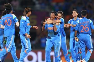 Women's T20 WC के इतिहास में किस भारतीय गेंदबाज के नाम सबसे अधिक विकेट? देखें टॉप - 5 लिस्ट SportsTak Hindi