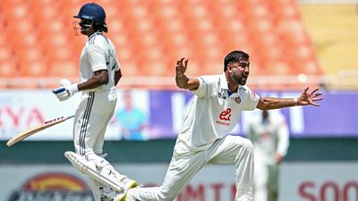 भारत के खिलाफ वनडे सीरीज से पहले अफगानिस्तान का बड़ा फैसला, चंडीगढ़ टेस्ट में छह विकेट लेने वाले गेंदबाज को टीम में किया शामिल SportsTak Hindi