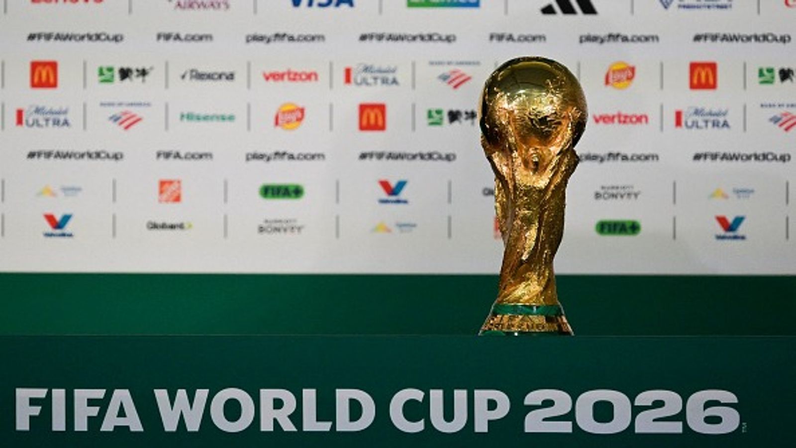 FIFA World Cup 2026: भारत में कब, कहां और कैसे देखें फुटबॉल वर्ल्ड कप की लाइव स्ट्रीमिंग और टेलीकास्ट? फीफा वर्ल्ड कप 2026 में कुल 104 मैच खेले जाएंगे. (PC: Getty)