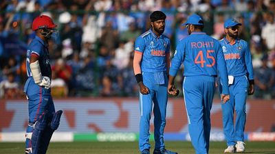 IND vs AFG : पहले वनडे में टीम इंडिया की क्या होगी Playing XI, कोहली-हार्दिक की कौन लेगा जगह, Live Streaming सहित जानें पूरी Details Rohit Sharma, Hardik Pandya and Virat Kohli during an ODI match