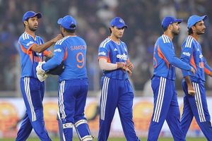 आयरलैंड-इंग्लैंड दौरे पर टीम इंडिया के साथ जाएगा RCB का भी एक सदस्य, जानें क्या मिली जिम्मेदारी ? SportsTak Hindi