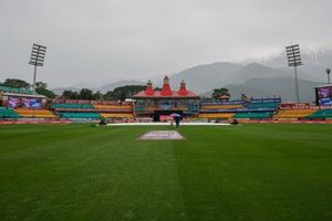 IND vs AFG मैच में बारिश के चलते टॉस में देरी, जानें कितने बजे से कटने लगेंगे ओवर्स और क्या है कट ऑफ टाइम ? SportsTak Hindi