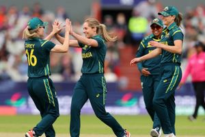 WT20 WC: ऑस्ट्रेलिया का टी20 वर्ल्ड कप में तूफानी आगाज, साउथ अफ्रीका को 65 रन से रौंदा SportsTak Hindi
