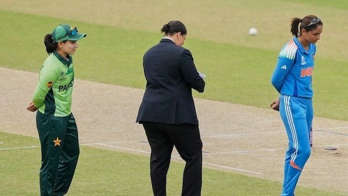 Harmanpreet Kaur and Fatima Sana