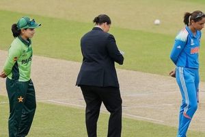 IND vs PAK मैच में क्या पाकिस्तानी खिलाड़ियों से हैंडशेक करेगी टीम इंडिया? हरमनप्रीत कौर ने दिया जवाब SportsTak Hindi