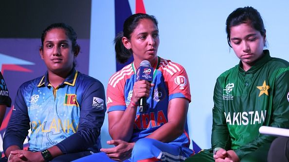 Harmanpreet Kaur and Fatima Sana