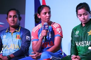T20 WC : IND vs PAK वर्ल्ड कप मैच पर बारिश का साया! कैसा रहेगा इंग्लैंड में पिच का मिजाज, जानें हर एक अपडेट SportsTak Hindi