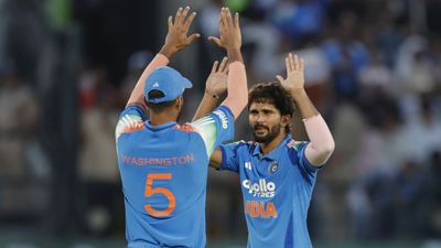 क्या इंग्लैंड के गुरु से सीखकर घातक गेंदबाज बने नीतीश कुमार रेड्डी? हार्दिक की जगह खेलने पर बोले - मुझे वनडे में तो... Nitish Reddy after taking a wicket against Afghanistan