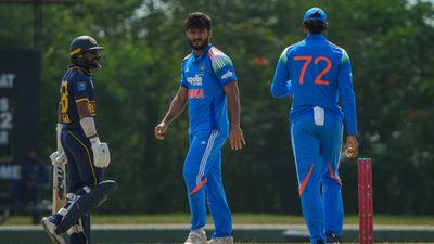IND A vs SL A: इंडिया ए को श्रीलंका ए ने सुपर ओवर में हराया, सूर्यवंशी-शेडगे नहीं बना सके 17 रन SportsTak Hindi