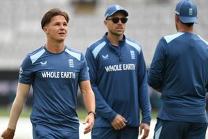 ENGvsNZ: इंग्लैंड ने प्लेइंग इलेवन में बदले 4 खिलाड़ी, दूसरे टेस्ट में कराएगा दो डेब्यू, तीसरे को भी मिल सकता है मौका SportsTak Hindi