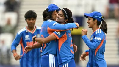 INDvsNED: शेफाली-मांधना के जादुई खेल से टीम इंडिया की दूसरी जीत, नेदरलैंड्स को 95 रन से पीटा SportsTak Hindi