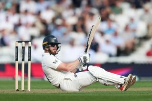 ENGvsNZ: इंग्लैंड की अनुभवहीन बॉलिंग के आगे नहीं टिका न्यूजीलैंड, बल्लेबाजों ने अच्छी शुरुआत को गंवाया, अब फिलिप्स का सहारा SportsTak Hindi