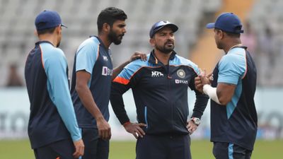 15 दिन पहले छोड़ा भारतीय क्रिकेट, अब UAE के लिए सेलेक्ट, 8 महीने तक नहीं खेल पाएगा इंटरनेशनल मैच SportsTak Hindi