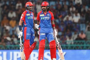 IPL 2027 में दिल्ली कैपिटल्स को मिलेगा नया कप्तान, अक्षर पटेल की जगह लेने में सबसे आगे निकला ये खिलाड़ी! SportsTak Hindi