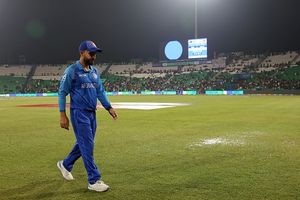 अफगानिस्तान के कप्तान से बड़ा ब्लंडर, टीम इंडिया को मुफ्त में मिले 5 रन, जानें क्या है मामला ? SportsTak Hindi