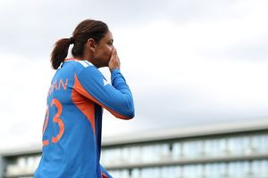 साउथ अफ्रीका से हार के बाद हरमनप्रीत कौर का छलका दर्द, कहा - हमेशा किस्मत के सहारे... SportsTak Hindi