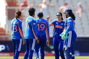 Women's T20 WC : बांग्लादेश पर जीत के बाद सेमीफाइनल में कैसे जाएगी टीम इंडिया? जानें ये नए समीकरण SportsTak Hindi