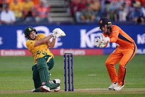 Women's T20 World Cup: ब्रिट्स के पहले टी20 शतक के दम पर साउथ अफ्रीका ने दर्ज की नेदरलैंड्स पर धमाकेदार जीत, NRR सुधार भारत को दी चुनौती SportsTak Hindi