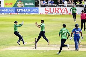 IND vs IRE : आयरलैंड को 17 साल बाद भारत पर मिली पहली T20I जीत, राजस्थान का खिलाड़ी बना आयरिश जीत का नायक SportsTak Hindi
