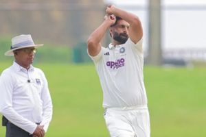 IND A vs SL A: आकिब नबी के कमाल से टीम इंडिया की मौज, श्रीलंका को पहली पारी में पछाड़ा, 170 रन की हुई बढ़त SportsTak Hindi