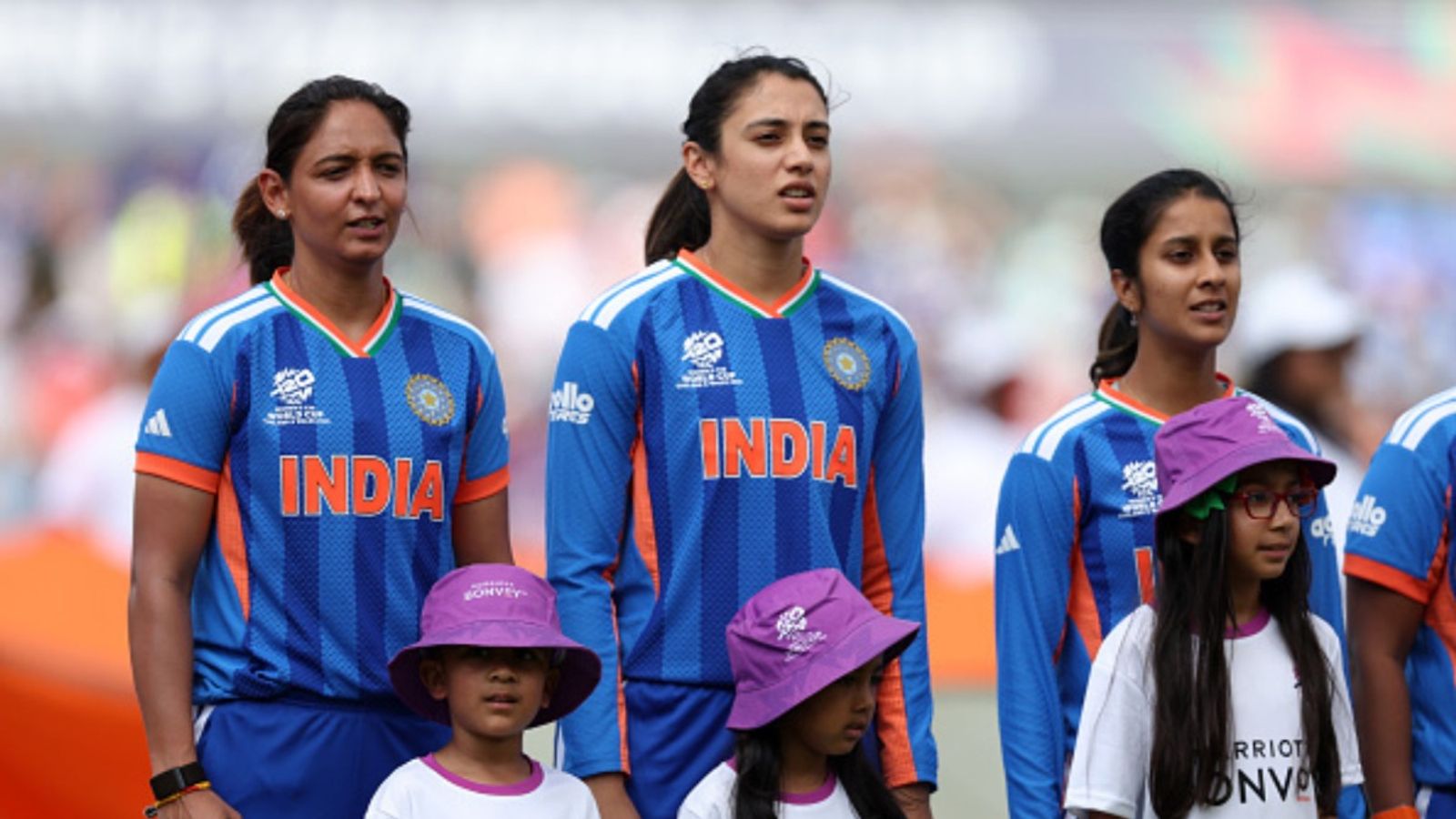 Women T20 WC में टीम इंडिया के लिए ऑस्ट्रेलिया मैच से पहले आई बुरी खबर, जानिए कैसे बढ़ गई मुश्किल हरमनप्रीत कौर और स्मृति मांधना. (Photo: Getty)