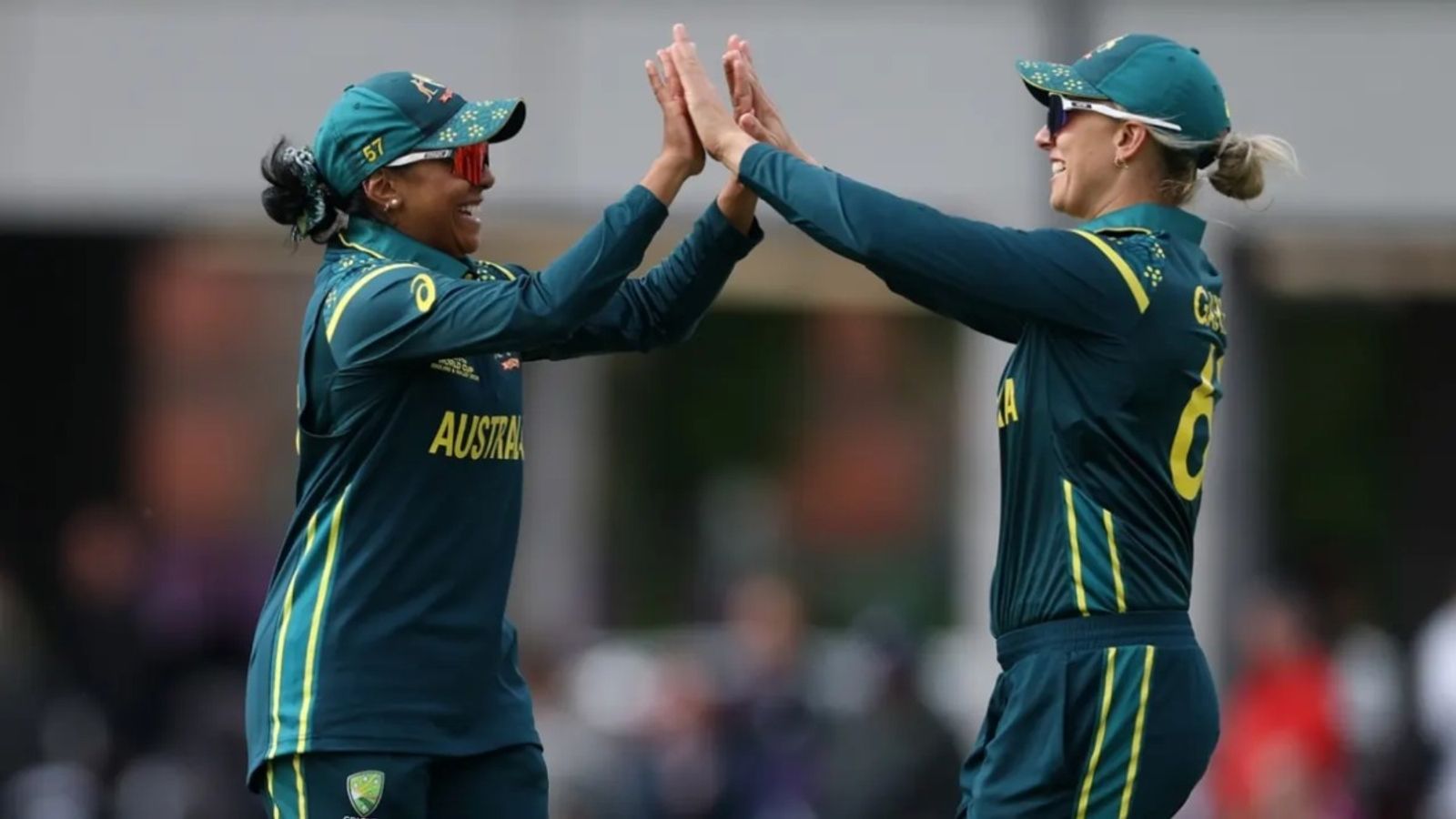 Women T20 WC 2026 की सेमीफाइनलिस्ट टीमें तय, जानिए कब, कहां, किनके बीच होगी टक्कर ऑस्ट्रेलिया ने भारत को हराकर महिला टी20 वर्ल्ड कप से बाहर किया. (Photo: Getty)
