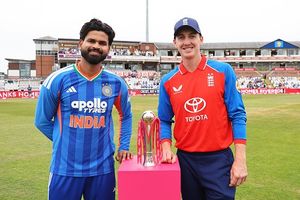IND vs ENG : दूसरे T20I में इस खिलाड़ी का डेब्यू कंफर्म, भारत से मुकाबले के लिए इंग्लैंड की Playing XI का ऐलान SportsTak Hindi