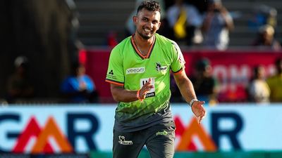 RR के स्टार का कमाल, करियर की ली पहली हैट्रिक, आखिरी चार गेंदों में चार विकेट लेकर टीम को दिलाई जीत SportsTak Hindi