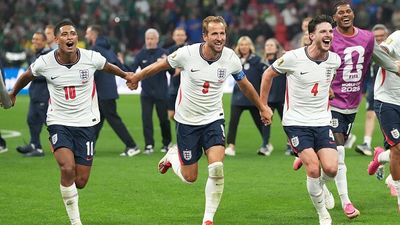 इंग्लैंड ने मेजबान मेक्सिको को FIFA World Cup 2026 से किया बाहर, रोमांचक मुकाबले में 3-2 से जीत दर्ज कर क्वार्टर फाइनल की कटाई टिकट SportsTak Hindi