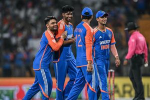 INDvsZIM: टीम इंडिया में इन खिलाड़ियों की वापसी, 2 साल से बाहर चल रहे धुरंधर की हुई एंट्री SportsTak Hindi