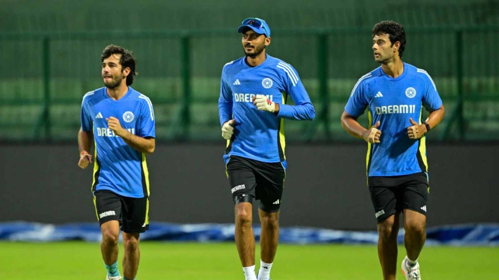 INDvsENG: इंग्लैंड के खिलाफ भारतीय ODI टीम में बदलाव, 2 साल से बाहर खिलाड़ी की वापसी शिवम दुबे (दाएं) आखिरी बार 2024 में वनडे खेले थे.