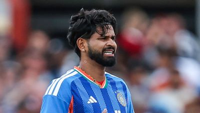 'घटिया खेल', श्रेयस अय्यर का 125 रन से हार के बाद फूटा गुस्सा, बोले- खिलाड़ियों को अब... SportsTak Hindi