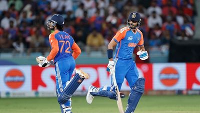 तिलक वर्मा और अक्षर पटेल बने टीम इंडिया की सबसे बड़ी कमजोरी, आंकड़ों ने खोली मिडिल ऑर्डर की पोल Axar Patel of India and Tilak Varma