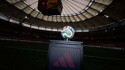 FIFA World Cup 2026: गेंद पकड़ने और फोटो खींचने के बाद भी फैंस अपने पास क्यों नहीं रख सकते बॉल? SportsTak Hindi
