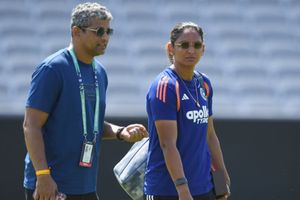 IND W vs ENG W: भारत-इंग्लैंड में 3 साल बाद टेस्ट में टक्कर, जानिए कौन आगे, टीम इंडिया का अंग्रेजों की धरती पर कैसा है रिकॉर्ड SportsTak Hindi
