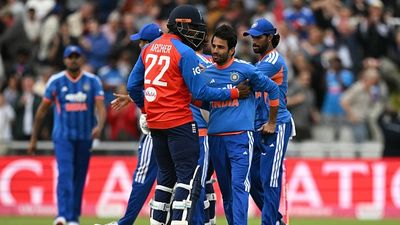 'हालात सच में खराब हैं', इंग्लैंड के हाथों 9 विकेट से हार के बाद भारतीय कोच ने खिलाड़ियों पर डाली बड़ी जिम्मेदारी SportsTak Hindi