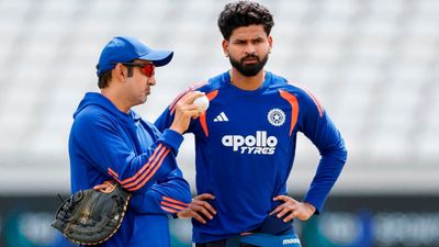 आयरलैंड और इंग्लैंड में हार से परेशान BCCI, अब होगी बड़ी मीटिंग और क्या बोर्ड उठायेगा सख्त कदम ? Shreyas Iyer, Gautam Gambhir