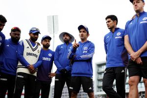 टीम इंडिया के घटिया खेल के बीच कोचिंग स्टाफ छोड़ेगा यह सूरमा! इस IPL टीम का बनने वाला है हिस्सा SportsTak Hindi