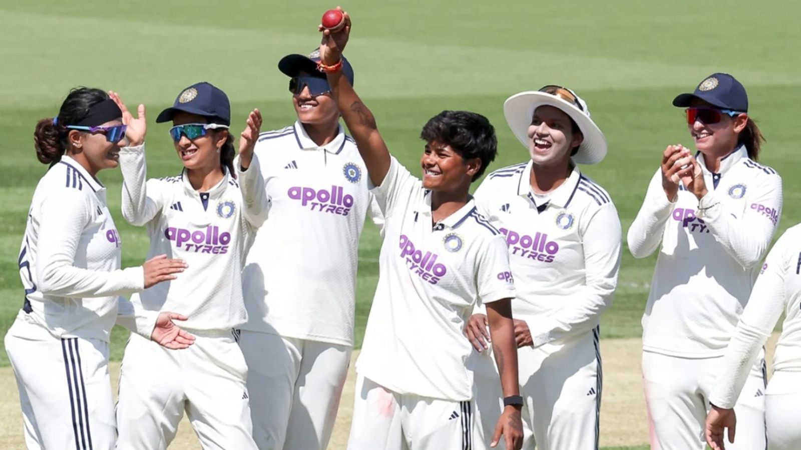 IND W vs ENG W: लॉर्ड्स में टीम इंडिया की 'क्रांति', इंग्लैंड तहस-नहस, हरमन की सेना ने ली बढ़त क्रांति गोड ने लार्ड्स में टेस्ट फाइफर लिया.