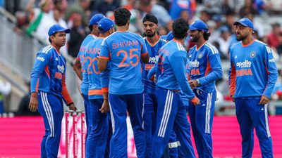 INDvsZIM: टीम इंडिया के जिम्बाब्वे दौरे से बाहर यह दिग्गज, इस खिलाड़ी को किया जाएगा शामिल! SportsTak Hindi