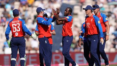इंग्लैंड ने आखिरी T20I जीत टीम इंडिया का गुरूर किया चकनाचूर, सीरीज में किया सफाया और वर्ल्ड नंबर का ताज भी छीना SportsTak Hindi