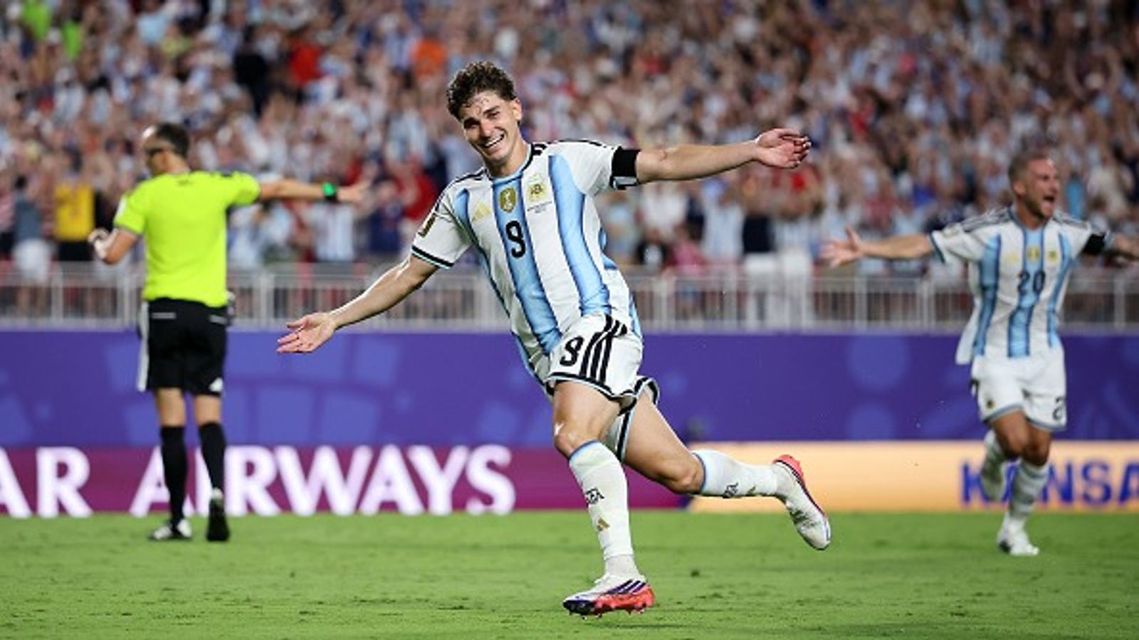 FIFA WC : मेसी नहीं अल्वारेज़ के जादू से सेमीफाइनल पहुंची अर्जेंटीना, 72 साल बाद क्वार्टर फाइनल खेलने वाली स्विट्जरलैंड लौटी घर गोल करने के बाद जूलियन अल्वारेज़