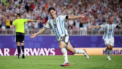 FIFA WC : मेसी नहीं अल्वारेज़ के जादू से सेमीफाइनल पहुंची अर्जेंटीना, 72 साल बाद क्वार्टर फाइनल खेलने वाली स्विट्जरलैंड लौटी घर Julian Alvarez #9 of Argentina