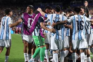 FIFA WC 2026 के सेमीफाइनल तय, अर्जेंटीना और फ्रांस का किससे होगा मुकाबला? जानें पूरा शेड्यूल SportsTak Hindi