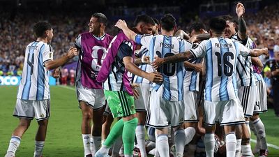FIFA WC 2026 के सेमीफाइनल तय, अर्जेंटीना और फ्रांस का किससे होगा मुकाबला? जानें पूरा शेड्यूल Julian Alvarez #9 of Argentina