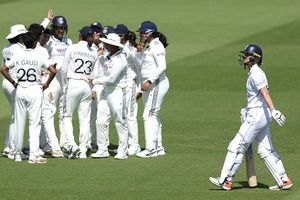 IND W vs ENG W: भारतीय महिला टीम ने लॉर्ड्स में जीता ऐतिहासिक टेस्ट मैच, इंग्लैंड को 270 रन से धूल चटाई SportsTak Hindi