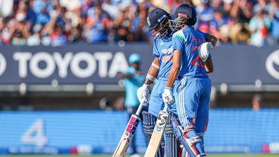 T20I में फ्लॉप होने वाले इन 2 खिलाड़ियों ने ODI में आते ही काटा गदर, अय्यर नहीं गिल की टीम इंडिया को जानें कैसे जितया ? Axar Patel and Washington Sundar