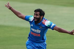 IND vs ENG: जसप्रीत बुमराह का इंग्लैंड के खिलाफ दूसरे वनडे में करिश्मा, पहली गेंद पर विकेट लेकर बनाया अनूठा रिकॉर्ड SportsTak Hindi
